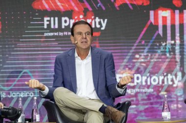 RIO DE JANEIRO (RJ), 06 / 13 / 2024: Rio de Janeiro Belediye Başkanı Eduardo Paes, FII Öncelik Zirvesi sırasında, dünyanın en büyük yatırım etkinliklerinden biri olan.