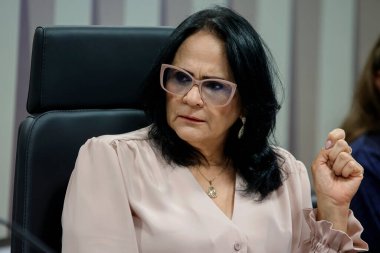 BRASILIA (DF), 06 / 13 / 2024 - Senatör Damares Alves, bir bilgi sisteminin geliştirilmesi, veri transferi ve ilgili çeşitli organlar arasında başta kamu güvenliği olmak üzere ağ iletişiminin tartışıldığı genel kurul toplantısında. 