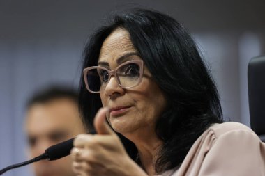 BRASILIA (DF), 06 / 13 / 2024 - Senatör Damares Alves, bir bilgi sisteminin geliştirilmesi, veri transferi ve ilgili çeşitli organlar arasında başta kamu güvenliği olmak üzere ağ iletişiminin tartışıldığı genel kurul toplantısında. 