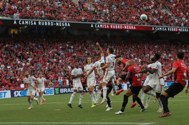 CURITIBA (PR), 06 / 16 / 2024 - Curitiba kentindeki Ligga Arena 'da düzenlenen Campeonato Brasileiro Serie A' nın 9. turu için geçerli olan Athletico ve Flamengo arasında oynanan karşılaşmada atış. 