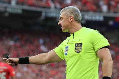 CURITIBA (PR), 06 / 16 / 2024 - Hakem: Anderson Daronco (RS), Athletico ve Flamengo arasında oynanan ve Ligga Arena 'da düzenlenen Brezilya Serisi A Şampiyonası' nın 9. turu için geçerli olan maçta.