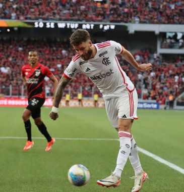 CURITIBA (PR), 06 / 16 / 2024 - Ligga Arena 'da düzenlenen Brezilya Şampiyonluk Serisi A' nın 9. turu için geçerli olan Athletico ve Flamengo arasındaki maç sırasında oyuncu Leo Pereira. 