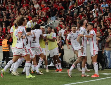 CURITIBA (PR), 06 / 16 / 2024 - Everton, Ligga Arena 'da düzenlenen Brezilya Şampiyonası Serisi A' nın 9. turu için geçerli olan Athletico ve Flamengo arasındaki maçta golünü kutluyor. 