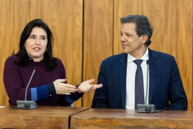 Brasilia (DF), 06 / 17 / 2024 - Maliye Bakanı, Fernando Haddad ve Planlama Bakanı Simone Tebet. Toplantıdan sonra konuşan liderler, Cumhurbaşkanı Luiz Inacio Lula da Silva (PT) ile kamu harcamalarının gidişatı hakkında konuştuklarını belirttiler.