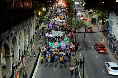 Porto Alegre, 06 / 20 / 2024 PROTEST / ABORTION / Bill / RS PL 1904 'ün işletilmesine karşı yapılan protestonun kaydı. Sosyal hareketler ve siyasi partiler, 22 hafta sonra kürtajı basit cinayet suçuyla eşit tutan projeyi eleştiriyor