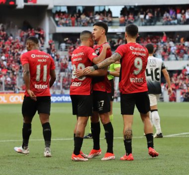 CURITIBA (PR), 06 / 23 / 2024: Atletico ve Corinthians arasında oynanan ve Brezilya Serisi A Şampiyonası 'nın 11. turu için geçerli olan maçta Christian golünü kutluyor. 