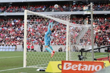 CURITIBA (PR), 06 / 23 / 2024: Athletico ve Corinthians arasında oynanan karşılaşmada kaleci Matheus Donelli, Brezilya Serisi A Şampiyonası 'nın 11. turunda geçerli oldu.. 