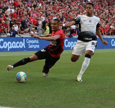 CURITIBA (PR), 06 / 23 / 2024: Attım, Ligga Arena 'da düzenlenen Brezilya Serisi A Şampiyonası' nın 11. turu için geçerli olan Athletico ve Corinthians arasında oynanan bir maç sırasında.