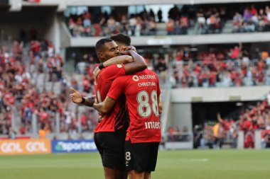 CURITIBA (PR), 06 / 23 / 2024: Atletico ve Corinthians arasında oynanan ve Brezilya Serisi A Şampiyonası 'nın 11. turu için geçerli olan maçta Christian golünü kutluyor. 
