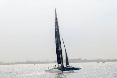 (Yelkenli Mubadala New York Yelkenli Grand Prix - 1. gün. 22 Haziran 2024, New York, ABD: Birleşik Devletler SailGP tekne yarışı 22 Haziran 2024 tarihinde New York Limanı 'ndaki Mubadala New York Sail Grand Prix' sinin birinci gününde Filo 1 'de gerçekleşmiştir.. 