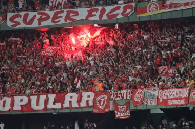 CURITIBA (PR), 06 / 22 / 2024: Taraftarlar, Brezilya Serisi A Şampiyonası 'nın 11. turu için Gremio ile Internacional arasında oynanan karşılaşmada, Couto Pereira Stadyumu' nda düzenlendi.. 
