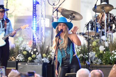 Lainey Wilson Today Show 'daki konser. 25 Haziran 2024, New York, ABD. Amerikalı, şarkıcı, şarkı yazarı, Lainey Wilsons 'ın internet sitesine göre, Lainey Wilson Nashville' de yılın CMA ödüllü albümünü sunan yeni ve ateşli bir ses..