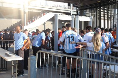 (SPO) Copa America: Chile vs Argentina. June 25, 2024, East Rutherford, New Jersey, USA: Fans arriving at the MetLife stadium before the soccer match between Chile and Argentina of Group A of Copa America soccer games in East Rutherford, New Jersey. clipart