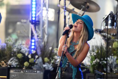 Lainey Wilson Today Show 'daki konser. 25 Haziran 2024, New York, ABD. Amerikalı, şarkıcı, şarkı yazarı, Lainey Wilsons 'ın internet sitesine göre, Lainey Wilson Nashville' de yılın CMA ödüllü albümünü sunan yeni ve ateşli bir ses..
