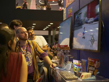 SAO PAULO (SP), Brezilya 06 / 29 / 2024 - Latam Gamescom 2024 'te Sao Paulo Expo Imigrantes' te halk hareketi, Sao Paulo 'nun güney bölgesinde bu Cuma öğleden sonra (28))