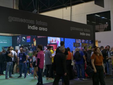 SAO PAULO (SP), Brezilya 06 / 29 / 2024 - Latam Gamescom 2024 'te Sao Paulo Expo Imigrantes' te halk hareketi, Sao Paulo 'nun güney bölgesinde bu Cuma öğleden sonra (28))