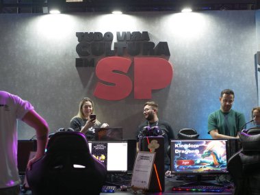 SAO PAULO (SP), Brezilya 06 / 29 / 2024 - Latam Gamescom 2024 'te Sao Paulo Expo Imigrantes' te halk hareketi, Sao Paulo 'nun güney bölgesinde bu Cuma öğleden sonra (28))