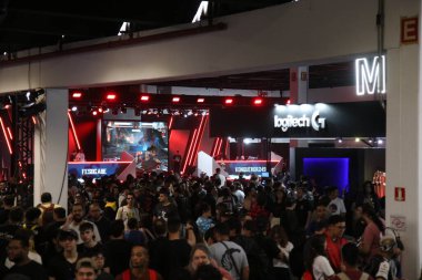 SAO PAULO (SP), Brezilya 06 / 29 / 2024 - Latam Gamescom 2024 'te Sao Paulo Expo Imigrantes' te halk hareketi, Sao Paulo 'nun güney bölgesinde bu Cuma öğleden sonra (28))