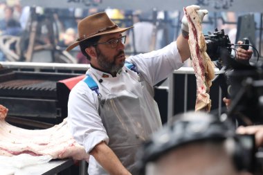 Sao Paulo (SP), 06 / 27 / 2024: Marcelo Bolinha 'dan Dessosa and Beef Cutting Class, Global Tarım İş Forumu (GAF), Sao Paulo' da Allianz Parque Stadyumu 'nda düzenlenen ana küresel tarım konferansı.