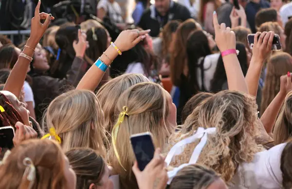 stock image Gracie Abrams Performs Live on the Today Show. June 28, 2024 , New York , USA:  Gracie Madigan Abrams (born September 7, 1999) is an American singer-songwriter known for her indie-pop style. She signed with Interscope Records