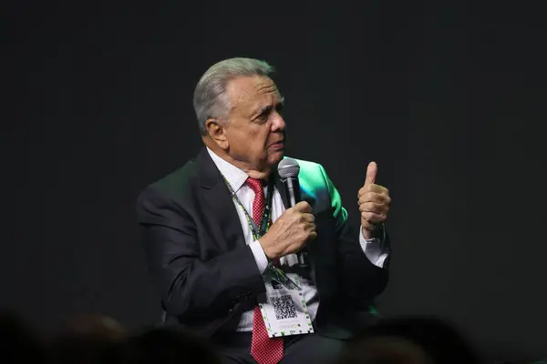 stock image Sao Paulo (SP), 06/27/2024  Roberto Rodrigues, Former Minister of the Ministry of Agriculture, Livestock and Supply (Mapa) and Eduardo Leite, Governor of the State of Rio Grande do Sul debate on Panel A Strength of Agro in the Brazilian States 