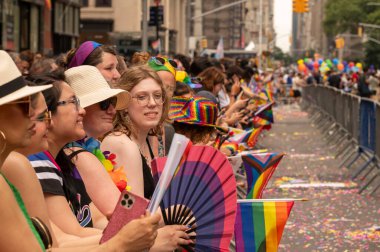 (2024 New York Şehri Onur Yürüyüşü. 30 Haziran 2024, New York, New York, ABD: İnsanlar yıllık New York Onur Yürüyüşüne katılıyor 