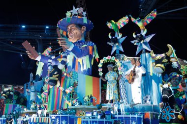 PARINTINS (AM), 06 / 28 / 2024: Boi Caprichoso 'nun sunumuyla Parintins Halk Festivali, Ilha da Magia, Boi Caprichoso öğleden sonra Şampiyon oldu.