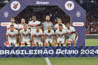 CURITIBA (PR), Brezilya 03 / 07 / 3024 The Sao Paulo takımı, Athletico PR ve Sao Paulo arasında oynanan ve Curitiba şehrinde düzenlenen Brezilya A Serisi Şampiyonası 'nın 14. turu için geçerli olan maçta