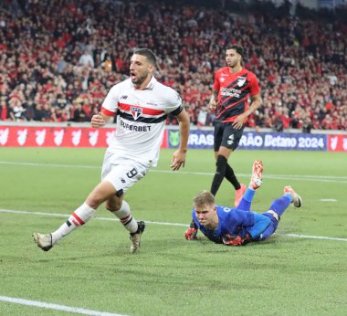 CURITIBA (PR), Brezilya 03 / 07 / 3024 Sao Paulo oyuncusu Jonathan Calleri, Brezilya Serisi A Şampiyonası 'nın 14. turunda geçerli olan Athletico -PR ve Sao Paulo arasında oynanan karşılaşmada golünü kutluyor.