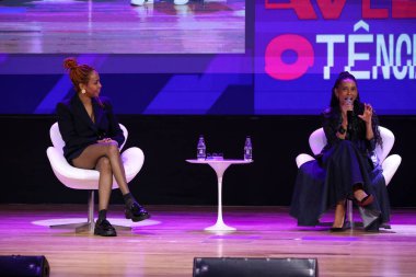 Sao Paulo (SP), 05 / 07 / 2024 - Expo Favela Innovation, varoşlardan girişimciler olan bir iş fuarı. Ekrandaki Kadınlar: Medya Amauri Soares, Canal TV Globo ve Estudios Globo.