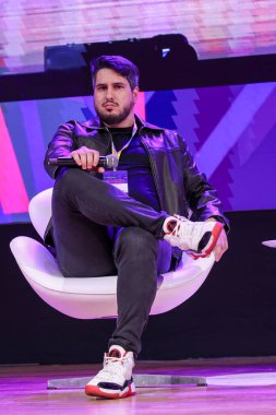 Sao Paulo (SP), 07 / 06 / 2024 - Sözcü ve Pazarlama Uzmanı Marcio Marcal ve Uber Pazarlama Direktörü Luciana Ceccato 'nun arabuluculuğu ile yaratıcılık ve iletişim aracı.