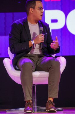 Sao Paulo (SP), Brezilya 07 / 06 / 2024 - Gazetecilik, muhabir ve televizyon sunucusu Globo Mariana Aldano ve Marcelo Pereira 'nın arabuluculuğunda yeni anlatılar inşa edilerek kenar mahallelerin ve çevrelerin hayatlarını nasıl değiştirebilir