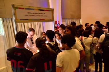 Natal (RN), Brezilya 07 / 08 / 2024 Bu Pazartesi (07 / 08), İletişim Bakanlığı ve Rio Grande do Norte hükümeti veri paketiyle birlikte 7.158 cep telefonu çipi dağıttı 