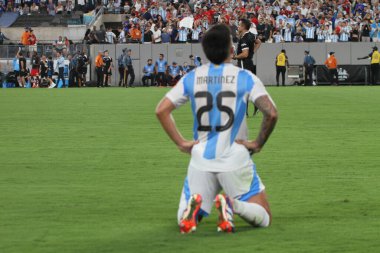 Copa America Yarı Finali: Arjantin Kanada 'ya karşı. 9 Temmuz 2024, Doğu Rutherford, New Jersey, ABD: Arjantinli Lisandro Martinez, Arjantin ve Kanada arasındaki futbol maçı sırasında 2024 Copa America şampiyonası için geçerli