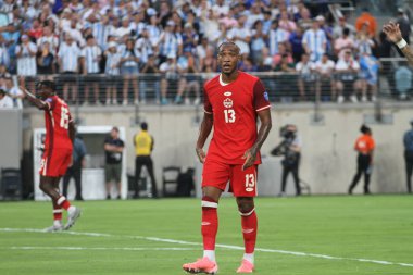 Copa America Yarı Finali: Arjantin Kanada 'ya karşı. 9 Temmuz 2024, Doğu Rutherford, New Jersey, ABD: Derek Austin Cornelius, Kanadalı, Arjantin ve Kanada arasında oynanan futbol maçı sırasında 2024 Copa America şampiyonası için geçerli 