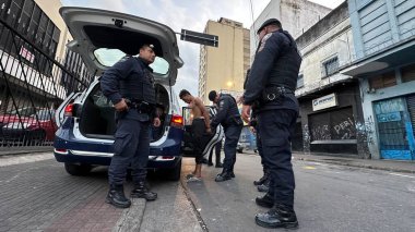 SAO PAULO (SP), Brezilya 07 / 10 / 2024 - Çarşamba öğleden sonra (10), Sivil Polis Sao Paulo şehir merkezinde uyuşturucu kaçakçılığıyla mücadele için bir kurtarma operasyonu daha gerçekleştirdi, iki uyuşturucu satıcısı tutuklandı 