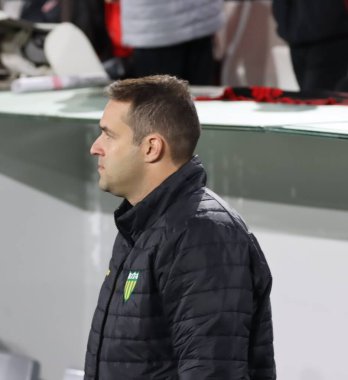CURITIBA (PR), 07 / 13 / 2024 - COPA DO BRASIL / ATHLETICO / YPIRANGA - Ypiranga teknik direktörü Thiago Carvalho, Athletico-GO ve Ypiranga arasında oynanan karşılaşma sırasında, Copa do Brasil 'deki Ligga Arena' da düzenlenen üçüncü tur için geçerli, rövanş maçı