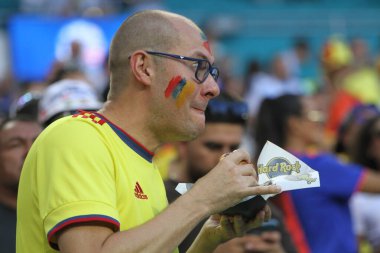 14 Temmuz 2024, Miami, Florida, ABD: Arjantin ve Kolombiya arasındaki futbol maçından önceki taraftarlar hareketi Miami 'deki Hard Rock stadyumunda oynanan Copa America şampiyonası finali için geçerli. 