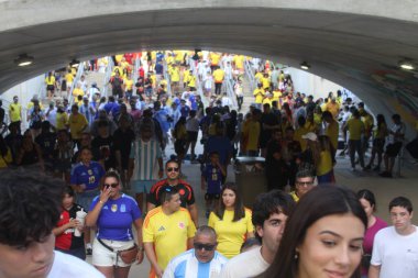 14 Temmuz 2024, Miami, Florida, ABD: Arjantin ve Kolombiya arasındaki futbol maçından önceki taraftarlar hareketi Miami 'deki Hard Rock stadyumunda oynanan Copa America şampiyonası finali için geçerli. 