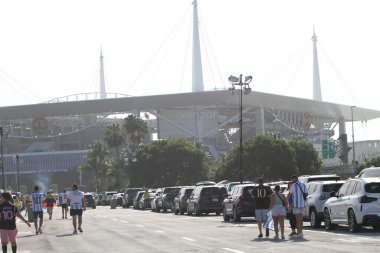 14 Temmuz 2024, Miami, Florida, ABD: Arjantin ve Kolombiya arasındaki futbol maçından önceki taraftarlar hareketi Miami 'deki Hard Rock stadyumunda oynanan Copa America şampiyonası finali için geçerli. 