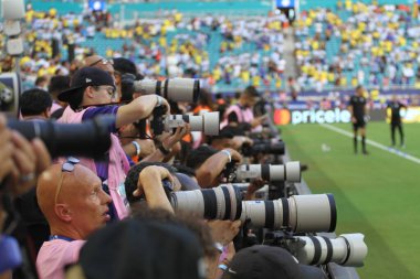 (Copa America 2024 Final: Arjantin Kolombiya 'ya karşı. 14 Temmuz 2024, Miami, Florida, ABD: Arjantin ile Kolombiya arasındaki futbol maçı sırasında Miami 'deki Hard Rock Stadyumu' nda Copa America şampiyonası finali için geçerli olan medya