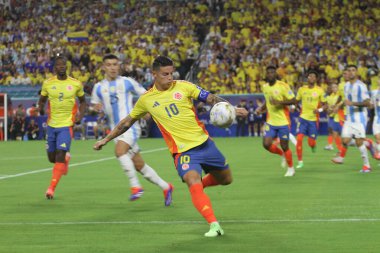 (Copa America 2024 Final: Arjantin Kolombiya 'ya karşı. 14 Temmuz 2024, Miami, Florida, ABD: Kolombiya 'dan James Rodriguez Arjantin ve Kolombiya arasında oynanan futbol maçı sırasında Hard Rock Stadyumu' nda oynanan Copa America final maçı için geçerlidir. 
