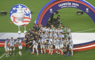 Copa America 2024 Arjantin Şampiyonu. 14 Temmuz 2024, Miami, Florida, ABD: 2024 Copa America Şampiyonası Arjantinli şampiyonu Miami 'deki Hard Rock stadyumunda Lautaro Martinez' in golüyle Kolombiya 'yı 1-0 yendi.