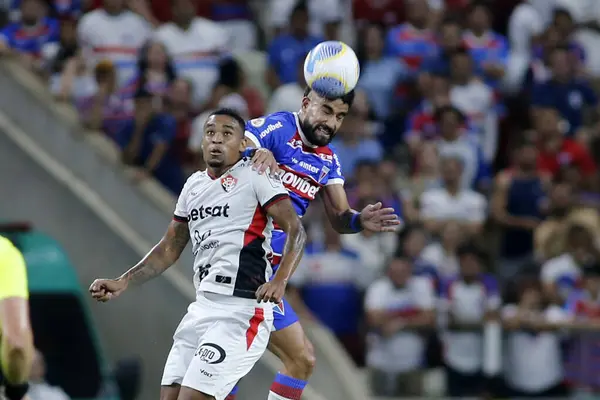 stock image Fortaleza (CE), 07/17/2024 - Fortaleza EC X Vitoria FC - Alerrandro and Britez during the match at Castelao in Fortaleza CE. 