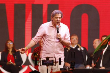 SAO PAULO (SP), 07 / 20 / 2024 - POLITICA-SP - Bakan Fernando Haddad, bu Cumartesi (20), Brezilya 'nın Sao Paulo kentinde Guilherme Boulos' un Sao Paulo belediye başkanlığına adaylığını koyduğu sırada,. 
