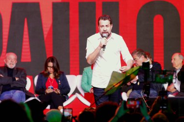 SAO PAULO (SP), 07 / 20 / 2024 - POLITICA-SP - Bakan Fernando Haddad, bu Cumartesi (20), Brezilya 'nın Sao Paulo kentinde Guilherme Boulos' un Sao Paulo belediye başkanlığına adaylığını koyduğu sırada,. 