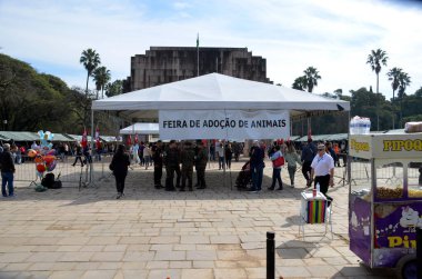 Porto Alegre (SC), Brezilya 07 / 21 / 2024 İkinci Sorumlu Köpek ve Kediler Fuarı bu Pazar günü Parque da Redencao 'da gerçekleşti. Bu etkinlik Çevre ve Altyapı Sekreterliği tarafından düzenlenir. 