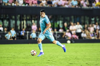 Miami FC, Chicago Fire FC 'ye karşı. 20 Temmuz 2024, Fort Lauderdale, Florida, ABD: Inter Miami 'den Luis Suarez Fort Lauderdale' deki Chase Stadyumu 'nda oynanan maçta Miami ve Chicago İtfaiyesi arasında.