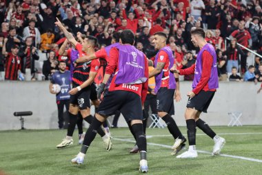 Curitiba (PR), 07 / 25 / 2024 - Athletico Paranaense takımından Cuello, Copa Sul -Americana playoff 'larının 16' ncı turunda Cerro Porteo 'ya karşı yaptığı golü kutluyor..