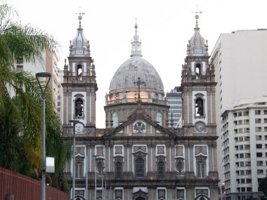 RIO de JANEIRO (RJ), Brezilya 07 / 25 / 2024 - Rio 2016 Olimpiyat Ateşinin yakma töreni, Rio de Janeiro 'nun orta bölgesindeki Candelaria' da gerçekleşti. Belediye şebekesinden öğrencilerin katılımıyla